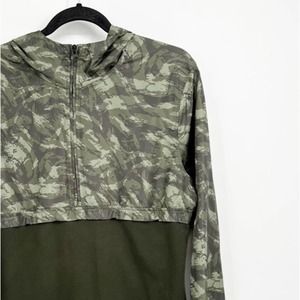 Under Armour Men's Green Camo Pullover Windbreaker Hoodie